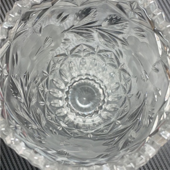 Crystal Class Floral Vase - Picture 4 of 6